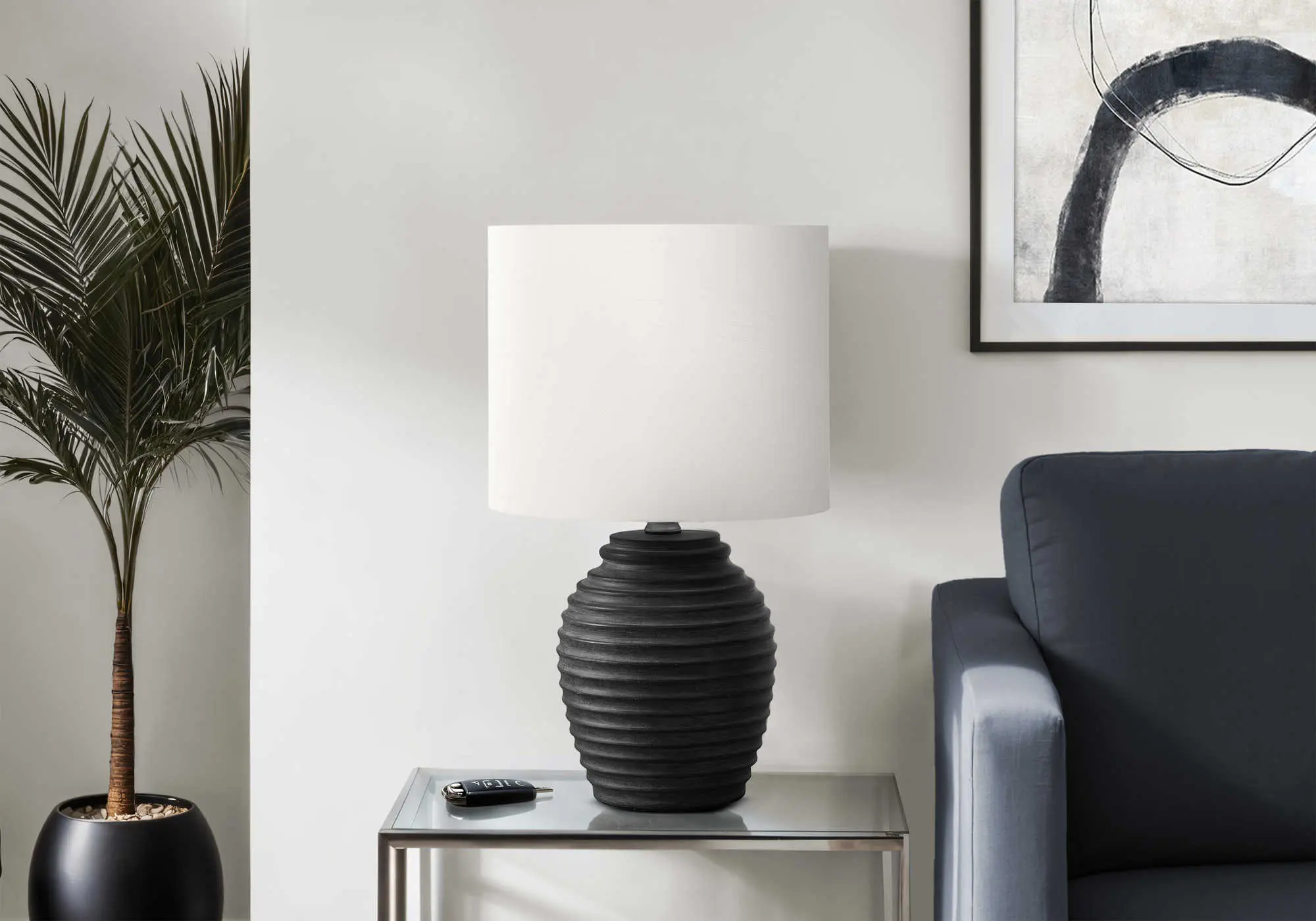 17"H TABLE LAMP BLACK RESIN / IVORY SHADE - Image 2